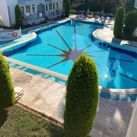 Popular 1 Bed Apart In With Many On Site Amenities Facilities * Side
